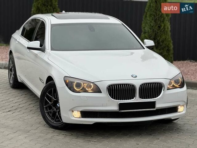 Білий БМВ 7 Серія, об'ємом двигуна 3 л та пробігом 133 тис. км за 12500 $, фото 1 на Automoto.ua