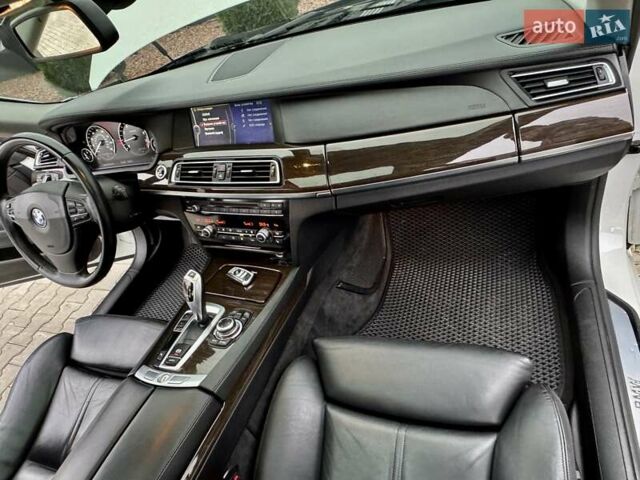 Білий БМВ 7 Серія, об'ємом двигуна 3 л та пробігом 133 тис. км за 12500 $, фото 53 на Automoto.ua