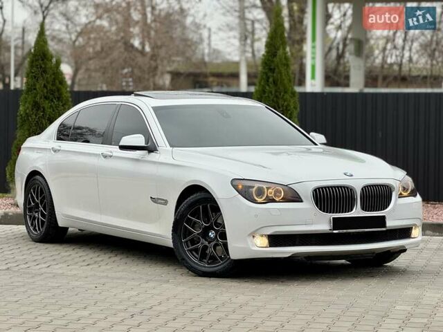 Білий БМВ 7 Серія, об'ємом двигуна 3 л та пробігом 133 тис. км за 12500 $, фото 2 на Automoto.ua
