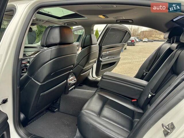 Білий БМВ 7 Серія, об'ємом двигуна 3 л та пробігом 133 тис. км за 12500 $, фото 33 на Automoto.ua