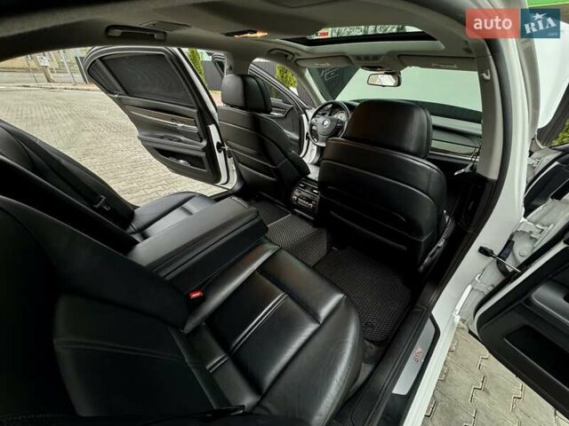 Білий БМВ 7 Серія, об'ємом двигуна 3 л та пробігом 133 тис. км за 12500 $, фото 42 на Automoto.ua