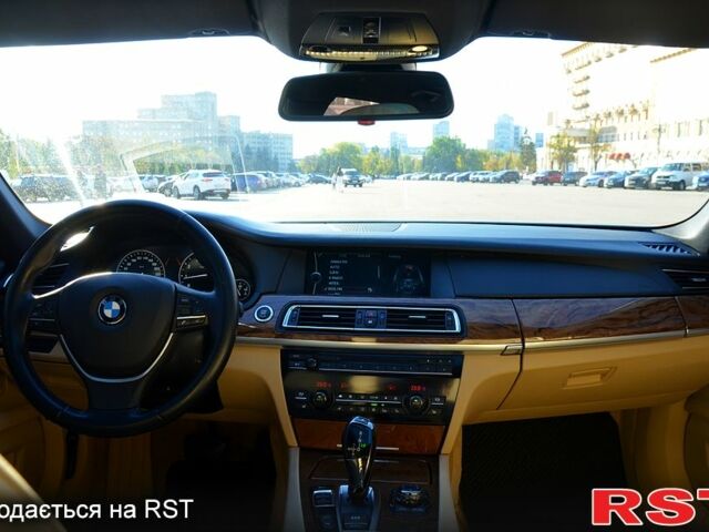 Білий БМВ 7 Серія, об'ємом двигуна 4.4 л та пробігом 171 тис. км за 16600 $, фото 9 на Automoto.ua