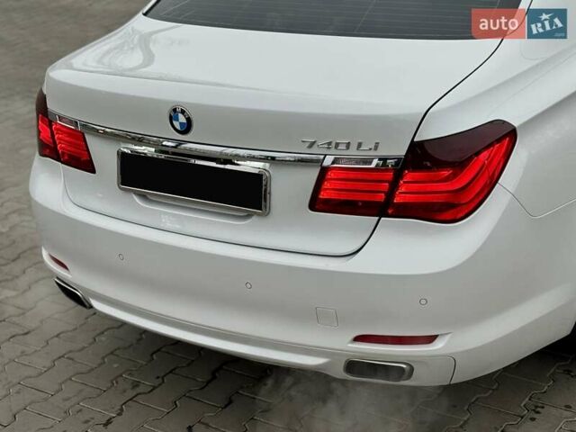 Білий БМВ 7 Серія, об'ємом двигуна 3 л та пробігом 133 тис. км за 12500 $, фото 19 на Automoto.ua