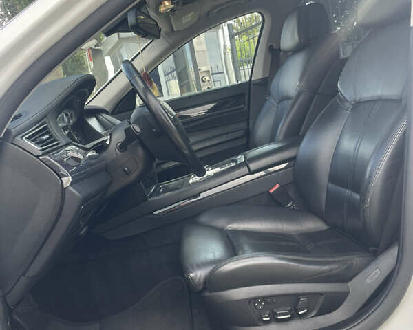 Белый БМВ 7 Серия, объемом двигателя 4.39 л и пробегом 231 тыс. км за 17700 $, фото 7 на Automoto.ua