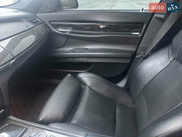 Белый БМВ 7 Серия, объемом двигателя 3 л и пробегом 291 тыс. км за 17500 $, фото 19 на Automoto.ua