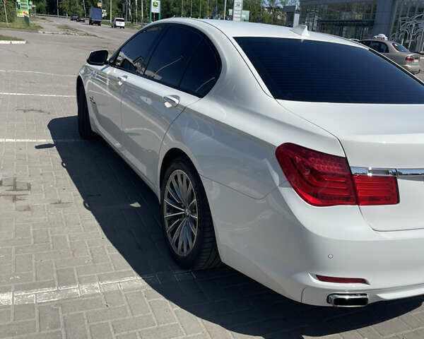 Білий БМВ 7 Серія, об'ємом двигуна 3 л та пробігом 202 тис. км за 19500 $, фото 3 на Automoto.ua
