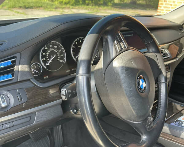 Білий БМВ 7 Серія, об'ємом двигуна 3 л та пробігом 202 тис. км за 19500 $, фото 29 на Automoto.ua