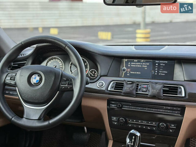 Белый БМВ 7 Серия, объемом двигателя 3 л и пробегом 247 тыс. км за 18000 $, фото 27 на Automoto.ua