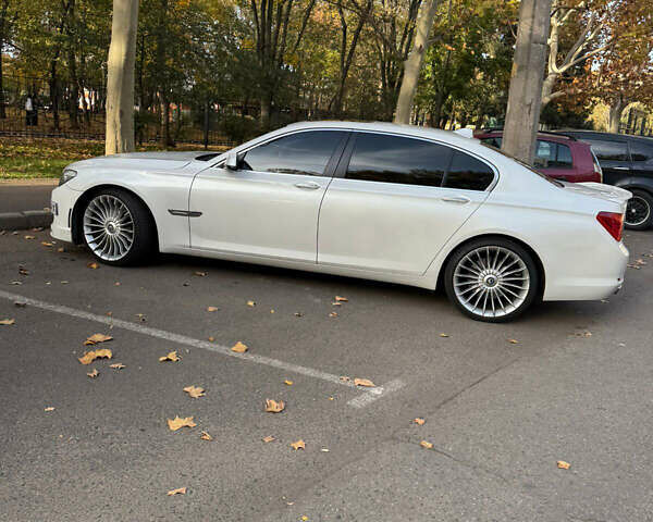 Белый БМВ 7 Серия, объемом двигателя 3 л и пробегом 115 тыс. км за 19900 $, фото 1 на Automoto.ua