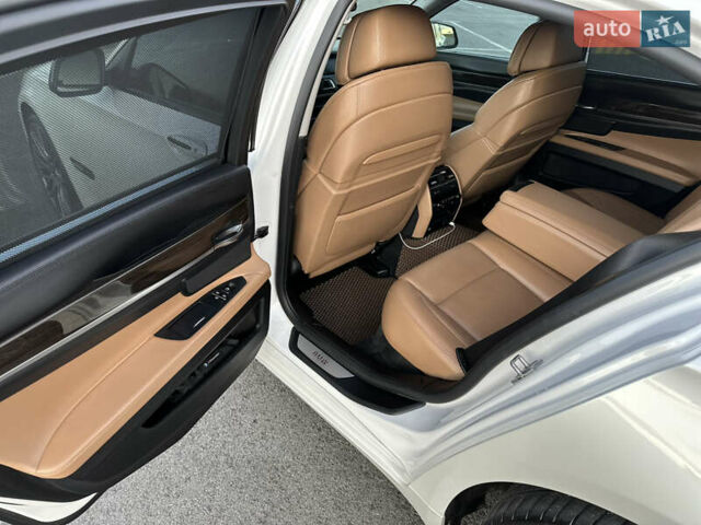 Белый БМВ 7 Серия, объемом двигателя 3 л и пробегом 247 тыс. км за 18000 $, фото 31 на Automoto.ua