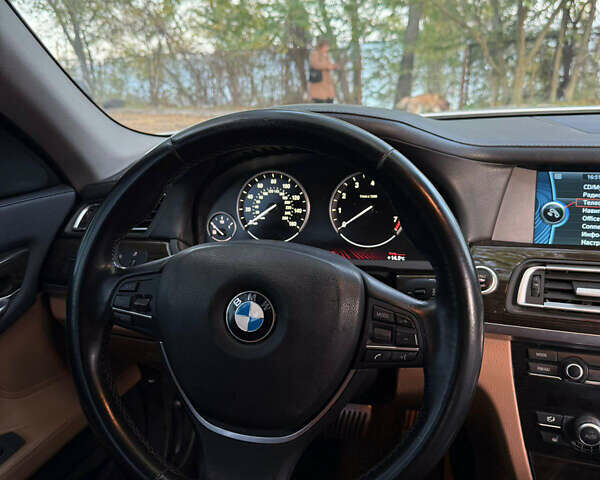 Белый БМВ 7 Серия, объемом двигателя 3 л и пробегом 115 тыс. км за 19900 $, фото 9 на Automoto.ua