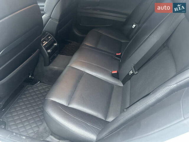 Белый БМВ 7 Серия, объемом двигателя 3 л и пробегом 291 тыс. км за 17500 $, фото 21 на Automoto.ua