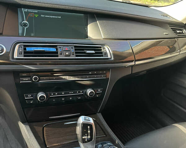 Білий БМВ 7 Серія, об'ємом двигуна 3 л та пробігом 202 тис. км за 19500 $, фото 31 на Automoto.ua