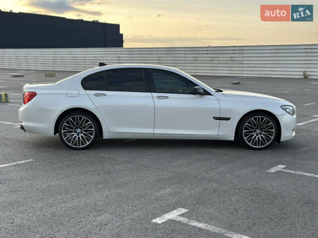 Белый БМВ 7 Серия, объемом двигателя 3 л и пробегом 247 тыс. км за 18000 $, фото 8 на Automoto.ua