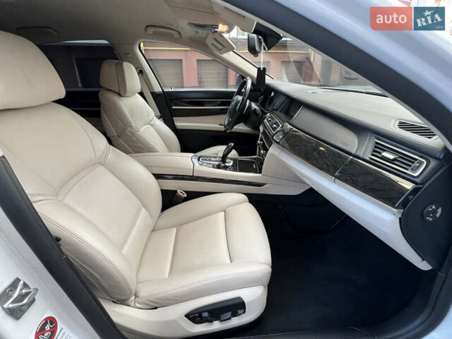 Белый БМВ 7 Серия, объемом двигателя 3 л и пробегом 230 тыс. км за 21400 $, фото 74 на Automoto.ua