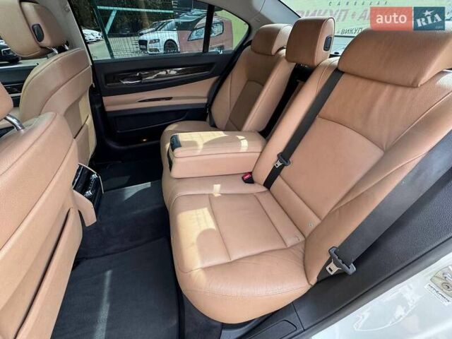 Белый БМВ 7 Серия, объемом двигателя 2.98 л и пробегом 272 тыс. км за 10999 $, фото 15 на Automoto.ua