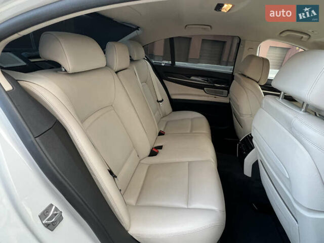 Белый БМВ 7 Серия, объемом двигателя 3 л и пробегом 230 тыс. км за 21400 $, фото 63 на Automoto.ua