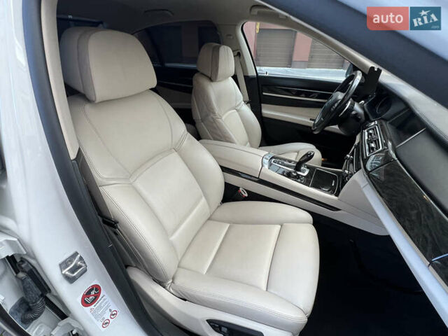 Белый БМВ 7 Серия, объемом двигателя 3 л и пробегом 230 тыс. км за 21400 $, фото 71 на Automoto.ua