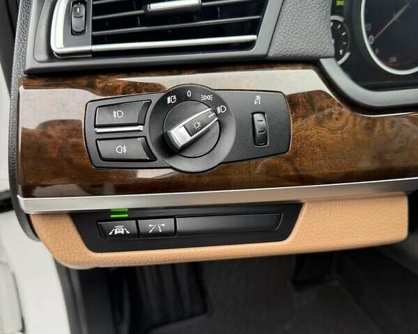 Білий БМВ 7 Серія, об'ємом двигуна 2.99 л та пробігом 195 тис. км за 22500 $, фото 27 на Automoto.ua