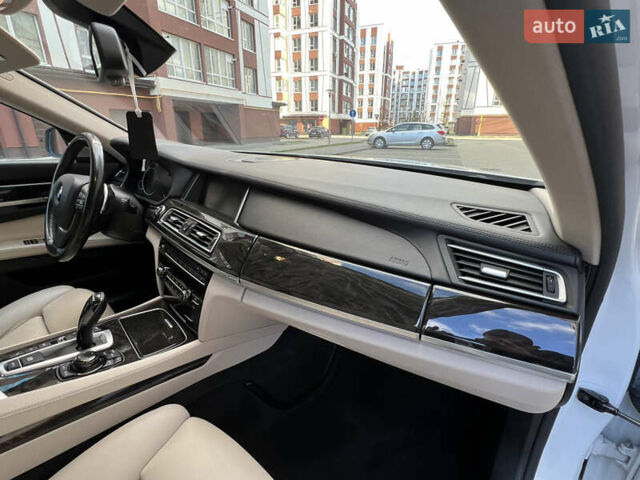 Белый БМВ 7 Серия, объемом двигателя 3 л и пробегом 230 тыс. км за 21400 $, фото 75 на Automoto.ua