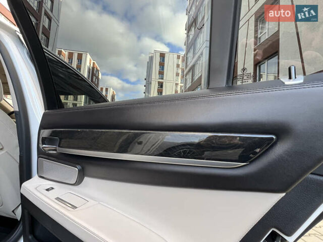 Белый БМВ 7 Серия, объемом двигателя 3 л и пробегом 230 тыс. км за 21400 $, фото 69 на Automoto.ua