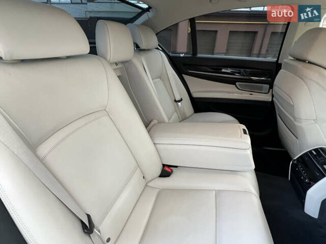 Белый БМВ 7 Серия, объемом двигателя 3 л и пробегом 230 тыс. км за 21400 $, фото 67 на Automoto.ua