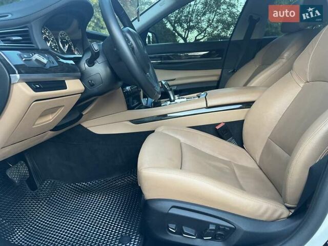 Белый БМВ 7 Серия, объемом двигателя 2.98 л и пробегом 199 тыс. км за 13500 $, фото 20 на Automoto.ua