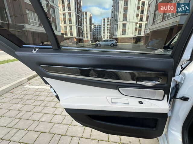 Белый БМВ 7 Серия, объемом двигателя 3 л и пробегом 230 тыс. км за 21400 $, фото 59 на Automoto.ua