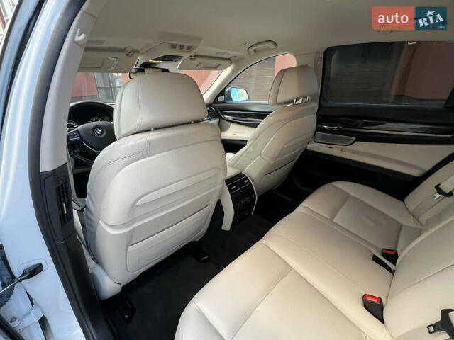 Белый БМВ 7 Серия, объемом двигателя 3 л и пробегом 230 тыс. км за 21400 $, фото 58 на Automoto.ua