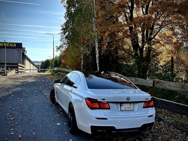 Белый БМВ 7 Серия, объемом двигателя 3 л и пробегом 1 тыс. км за 17500 $, фото 1 на Automoto.ua