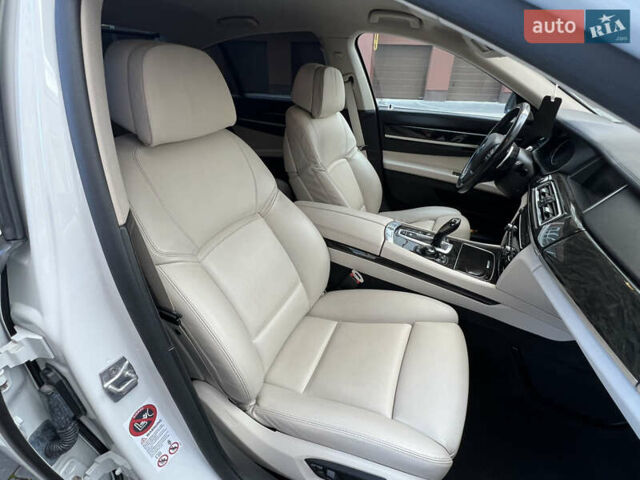 Белый БМВ 7 Серия, объемом двигателя 3 л и пробегом 230 тыс. км за 21400 $, фото 72 на Automoto.ua