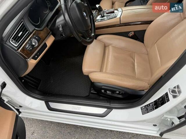Білий БМВ 7 Серія, об'ємом двигуна 2.99 л та пробігом 195 тис. км за 22500 $, фото 19 на Automoto.ua