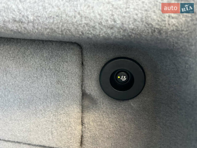 Белый БМВ 7 Серия, объемом двигателя 3 л и пробегом 230 тыс. км за 21400 $, фото 92 на Automoto.ua