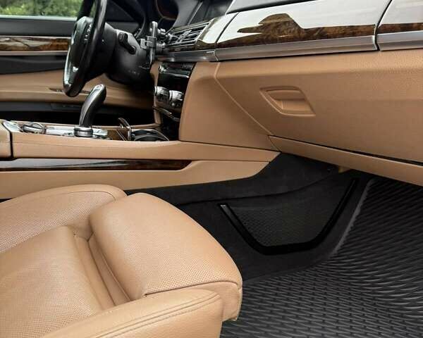 Білий БМВ 7 Серія, об'ємом двигуна 2.99 л та пробігом 195 тис. км за 22500 $, фото 49 на Automoto.ua