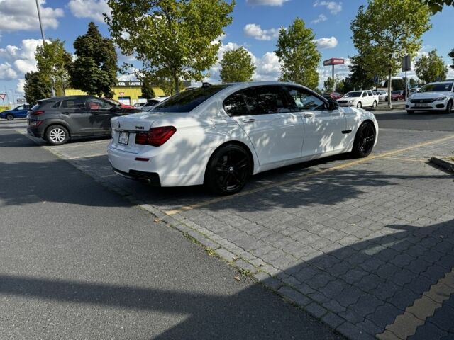 Белый БМВ 7 Серия, объемом двигателя 3 л и пробегом 1 тыс. км за 17500 $, фото 3 на Automoto.ua