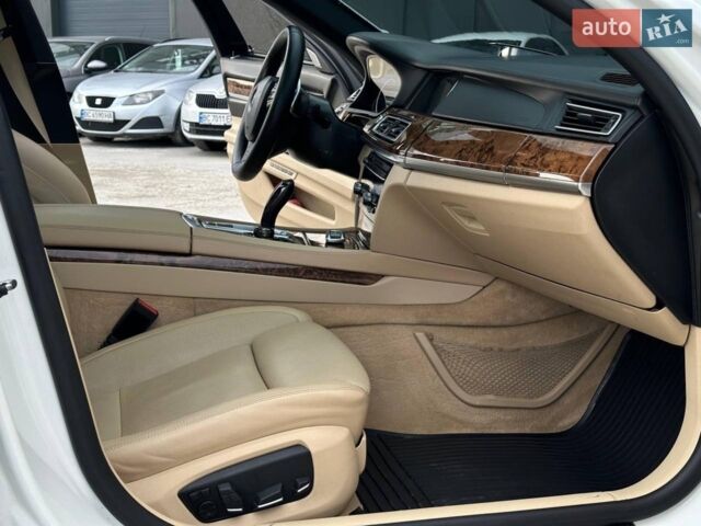 Белый БМВ 7 Серия, объемом двигателя 4.4 л и пробегом 229 тыс. км за 15990 $, фото 35 на Automoto.ua