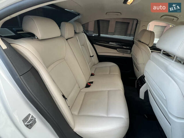 Белый БМВ 7 Серия, объемом двигателя 3 л и пробегом 230 тыс. км за 21400 $, фото 64 на Automoto.ua