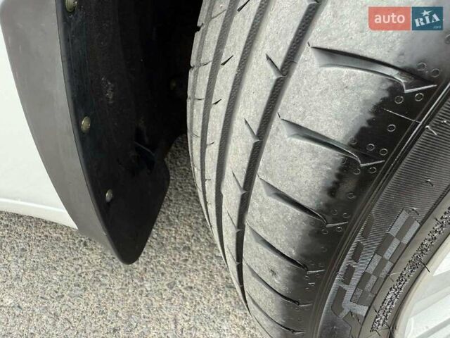 Білий БМВ 7 Серія, об'ємом двигуна 2.99 л та пробігом 195 тис. км за 22500 $, фото 17 на Automoto.ua