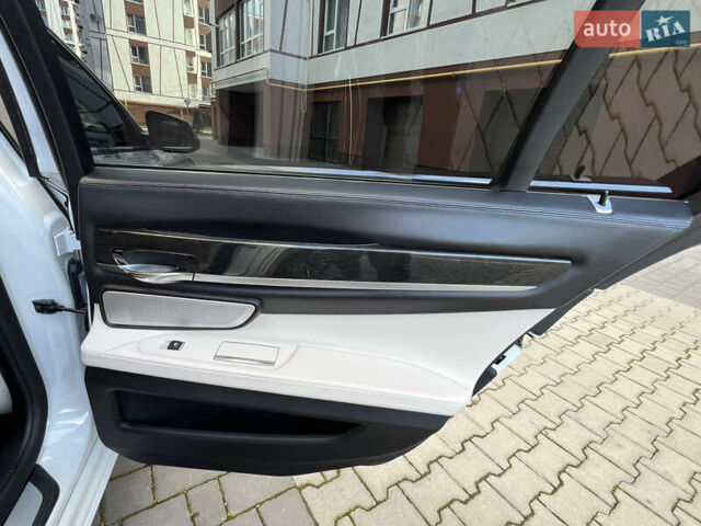 Белый БМВ 7 Серия, объемом двигателя 3 л и пробегом 230 тыс. км за 21400 $, фото 68 на Automoto.ua