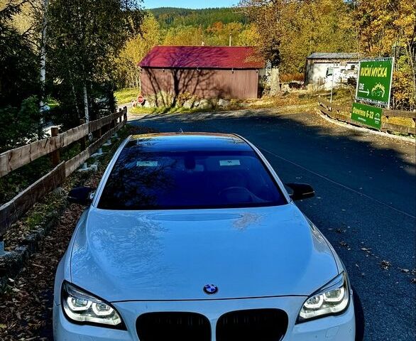 Белый БМВ 7 Серия, объемом двигателя 3 л и пробегом 1 тыс. км за 17500 $, фото 2 на Automoto.ua