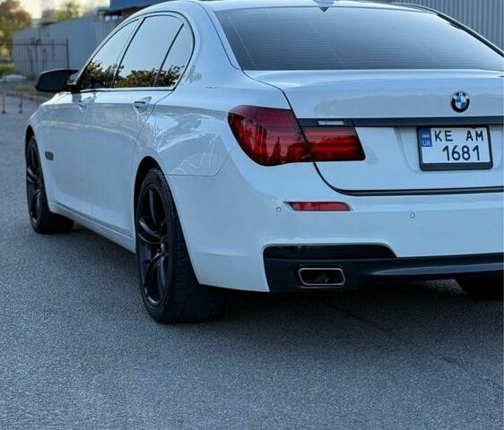 Білий БМВ 7 Серія, об'ємом двигуна 3 л та пробігом 220 тис. км за 13800 $, фото 2 на Automoto.ua