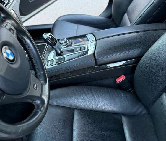 Білий БМВ 7 Серія, об'ємом двигуна 3 л та пробігом 220 тис. км за 13800 $, фото 5 на Automoto.ua