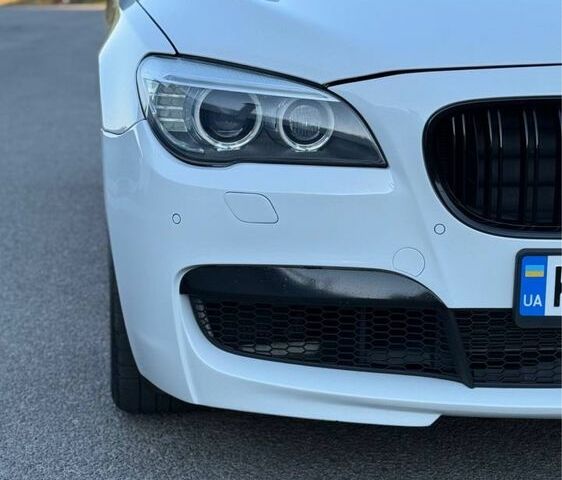 Білий БМВ 7 Серія, об'ємом двигуна 3 л та пробігом 220 тис. км за 13800 $, фото 3 на Automoto.ua