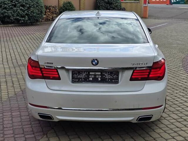 Белый БМВ 7 Серия, объемом двигателя 3 л и пробегом 240 тыс. км за 26555 $, фото 5 на Automoto.ua