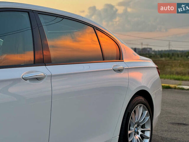 Белый БМВ 7 Серия, объемом двигателя 2.98 л и пробегом 190 тыс. км за 17500 $, фото 5 на Automoto.ua