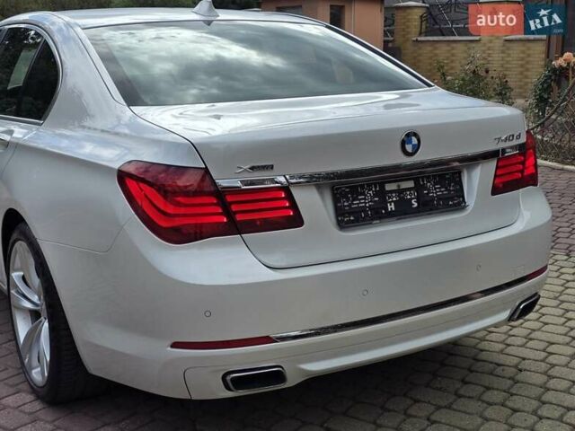 Белый БМВ 7 Серия, объемом двигателя 3 л и пробегом 240 тыс. км за 26555 $, фото 33 на Automoto.ua