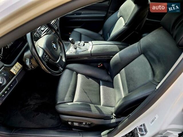 Белый БМВ 7 Серия, объемом двигателя 3 л и пробегом 240 тыс. км за 26555 $, фото 11 на Automoto.ua