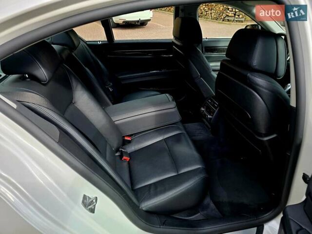 Белый БМВ 7 Серия, объемом двигателя 3 л и пробегом 240 тыс. км за 26555 $, фото 80 на Automoto.ua