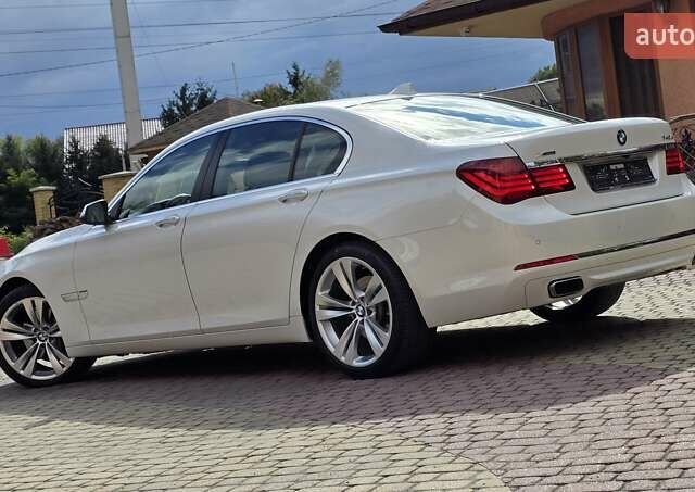 Белый БМВ 7 Серия, объемом двигателя 3 л и пробегом 240 тыс. км за 26555 $, фото 24 на Automoto.ua