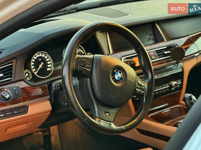 Белый БМВ 7 Серия, объемом двигателя 2.98 л и пробегом 190 тыс. км за 17500 $, фото 13 на Automoto.ua